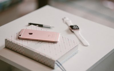 4 Free (Spring) iPhone Lock Screens